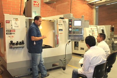 Laboratorio CNC - Programa de Ingeniería Mecánica